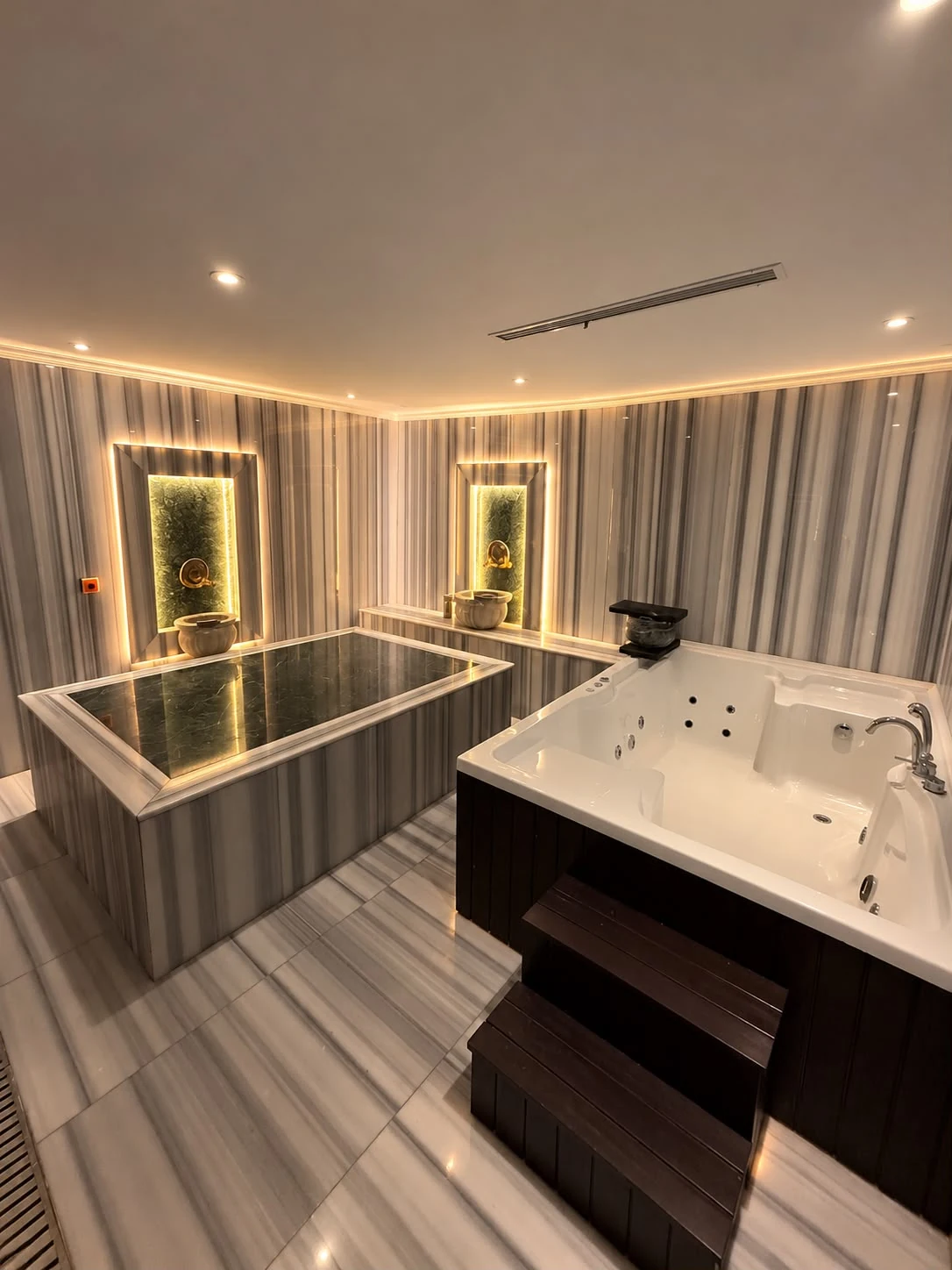 Private Hammam & Jacuzzi